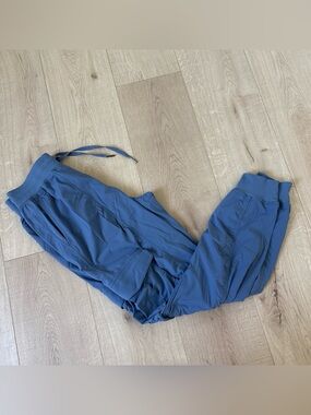 Lululemon XS Dance Studio Relaxed-Fit Mid-Rise Cargo Jogger